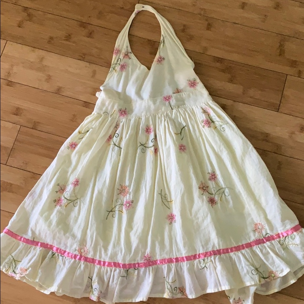 Girl embroidery dress Size 6